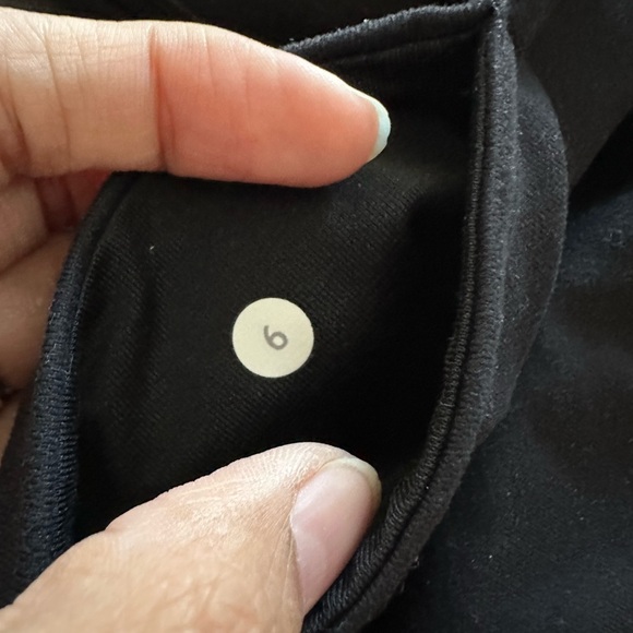💕Lululemon straight leggings size 6 - Picture 4 of 4